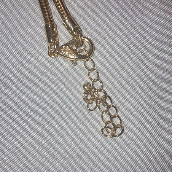 women’s statement necklace large stone on gold colored chain - Picture 6 of 6